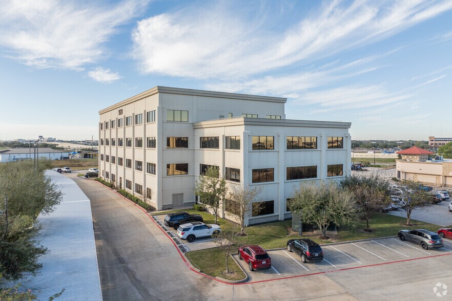 More Photos Of 1920 Country Place Pky, Pearland Medical For Lease