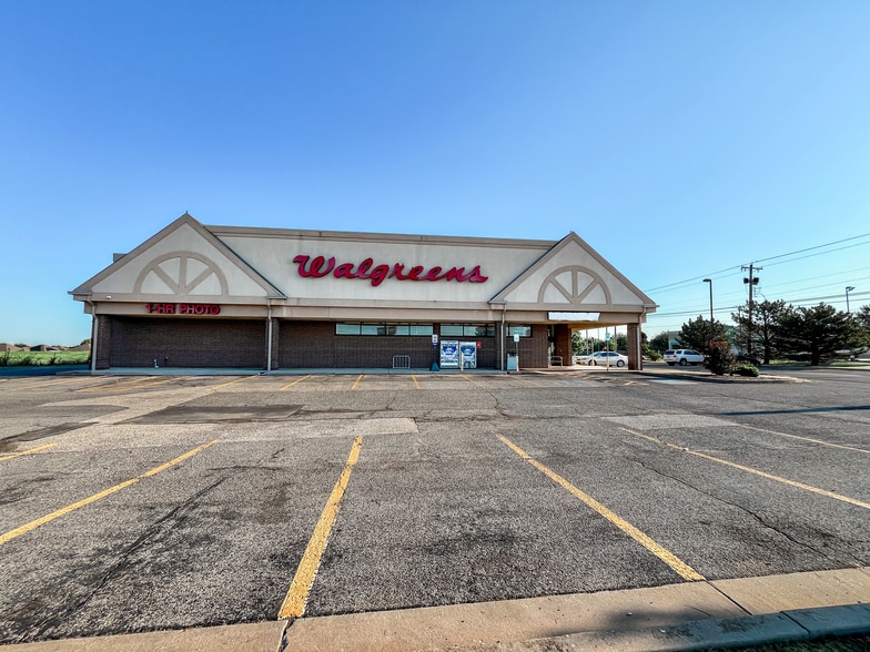 More Photos Of 1201 NW 12th St, Oklahoma City Drugstore For Lease