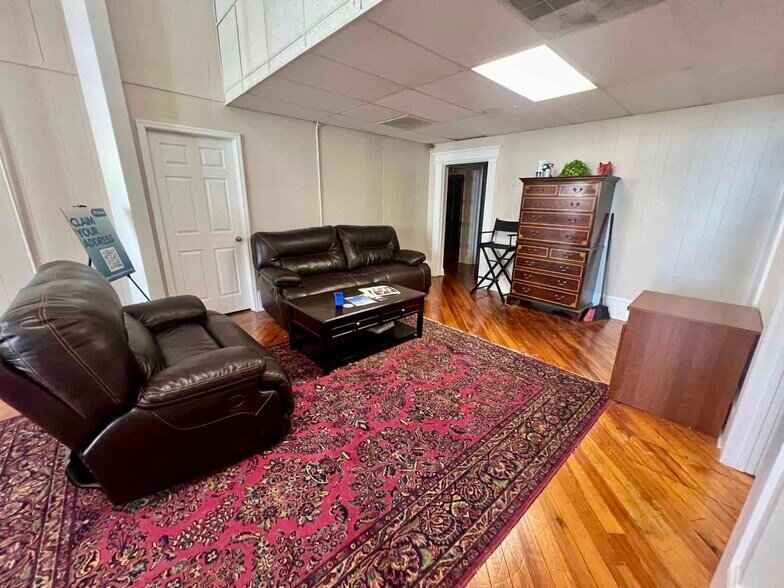 More Photos Of 10 N Public Sq, Murfreesboro Storefront Retail Office For Lease