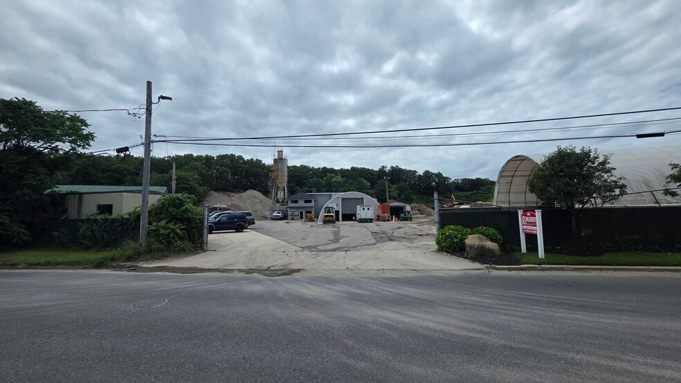 More Photos Of 131 Old Northport Rd, Kings Park Industrial For Sale
