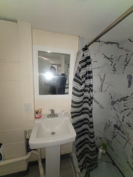 More Photos Of 1458 W 32nd St, Indianapolis Apartments For Sale