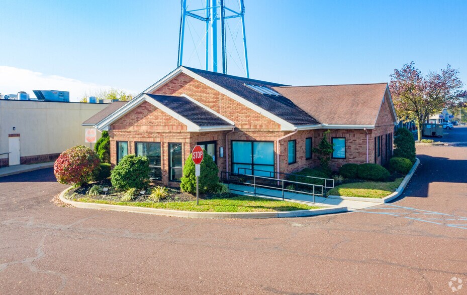 More Photos Of 2186 E High St, Pottstown Freestanding For Sale