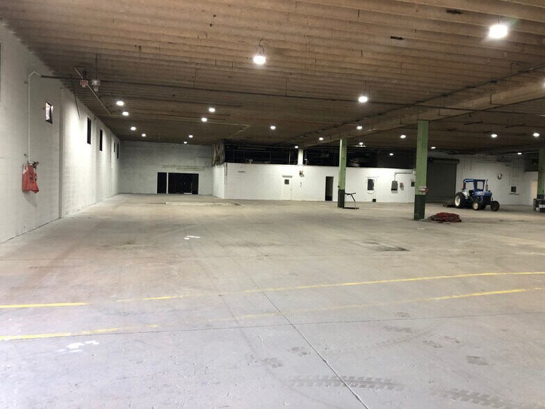 More Photos Of 555 Mid South Dr, Salisbury Industrial For Lease