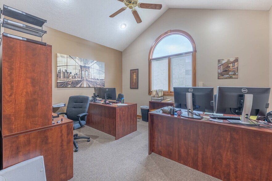More Photos Of 7036 Corporate Way, Washington Township Office For Sale