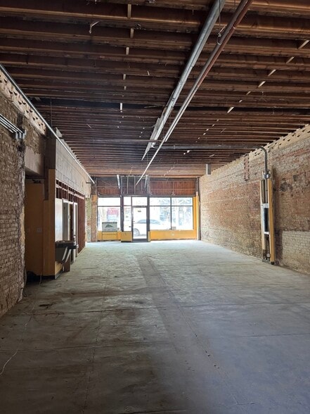 More Photos Of 519 S Elm St, Greensboro Storefront For Lease