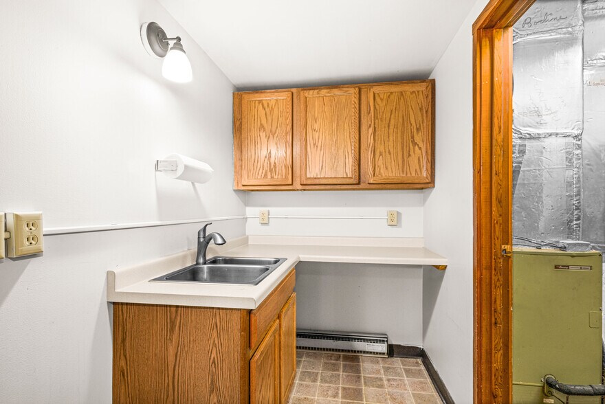 More Photos Of 1700-1710 Mall Dr, Duluth Office For Sale