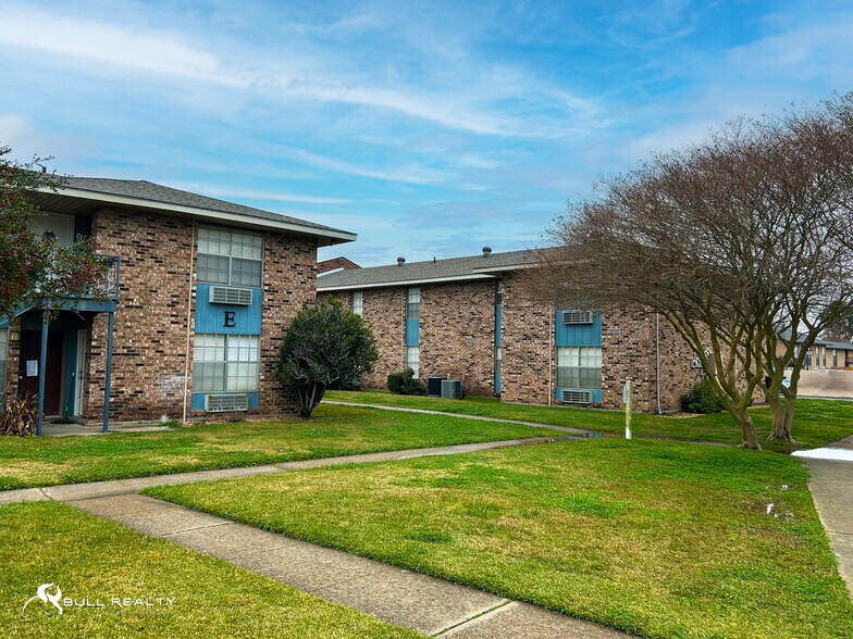 More Photos Of 317 Guilbeau Rd, Lafayette Apartments For Sale