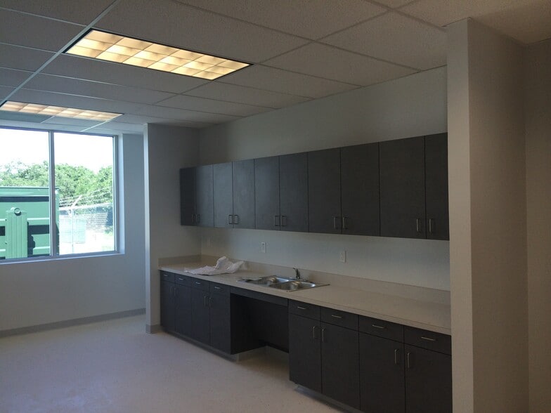 More Photos Of 3706 Endeavor Loop, Bryan Warehouse For Lease