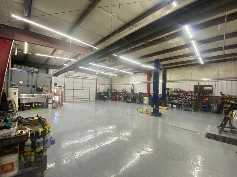 More Photos Of 4420 Airport Rd, Riverton Warehouse For Sale