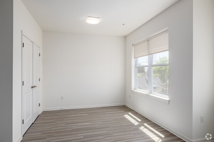 More Photos Of 510 Hamilton St, Somerset Apartments For Sale