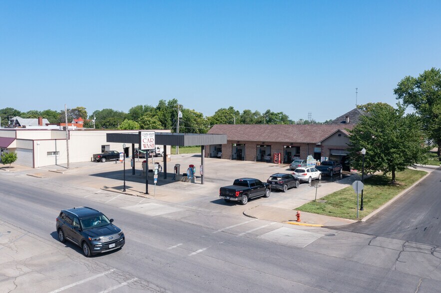 More Photos Of 301 W Coates St, Moberly Specialty For Sale