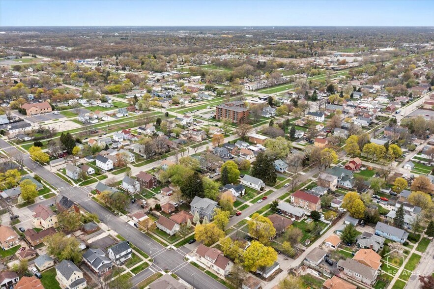 More Photos Of 1542 Victoria Ave, North Chicago Apartments For Sale