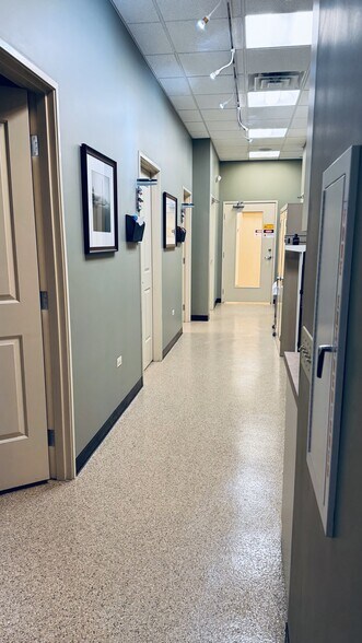 More Photos Of 760 Busse Hwy, Park Ridge Medical For Lease