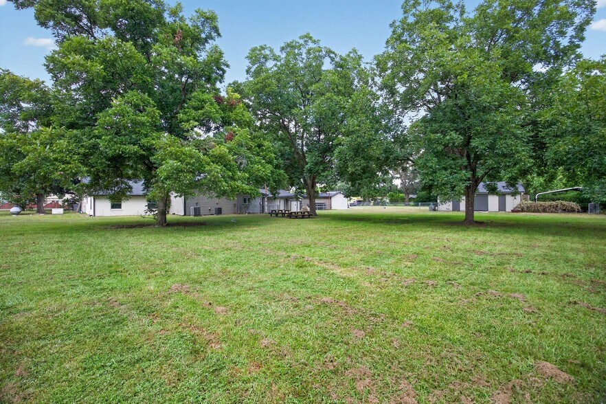 More Photos Of 9326 Kay Ln, Houston Office Residential For Sale