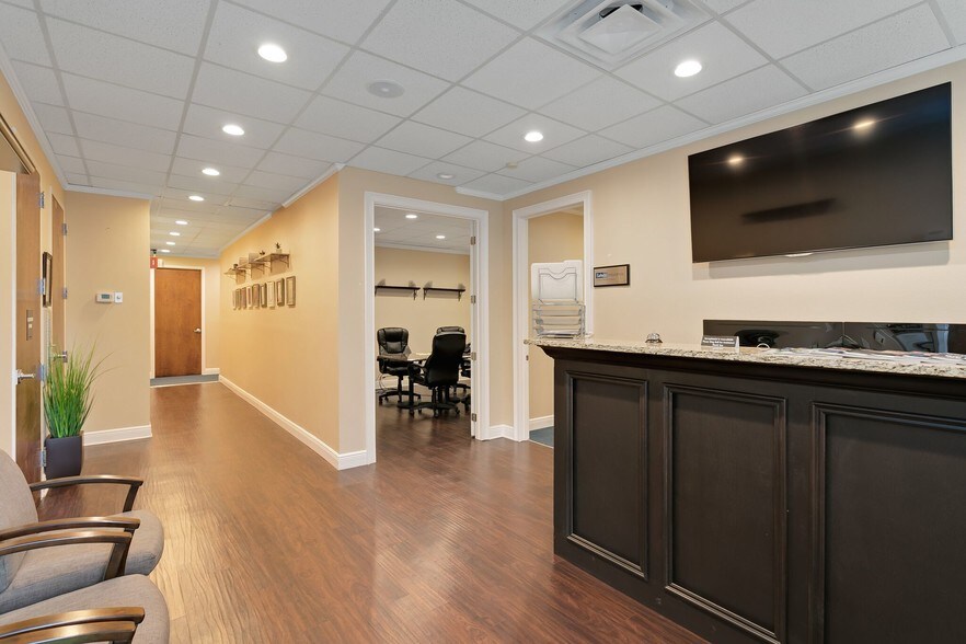 More Photos Of 1920 Boothe Cir, Longwood Office For Lease