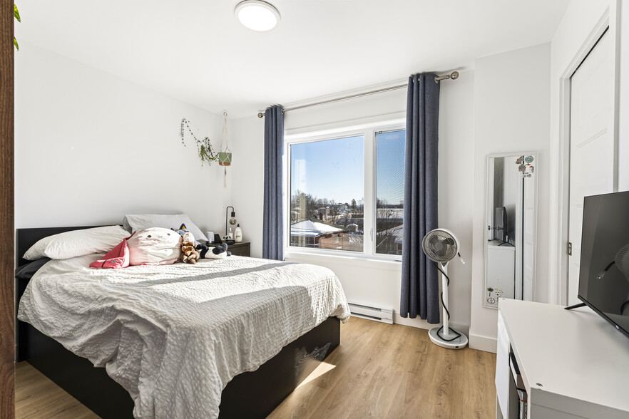 More Photos Of 365 Rue Adams E, Richmond Apartments For Sale