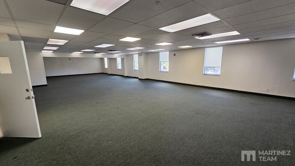 More Photos Of 4350 W Hallandale Beach Blvd, Pembroke Park Office For Lease