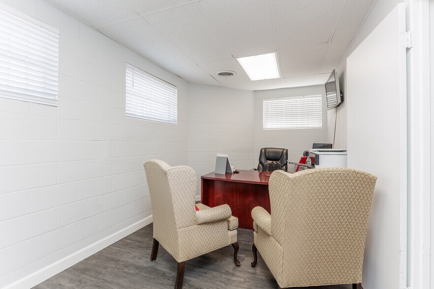 More Photos Of 525 Clifford St, Corpus Christi Office For Sale