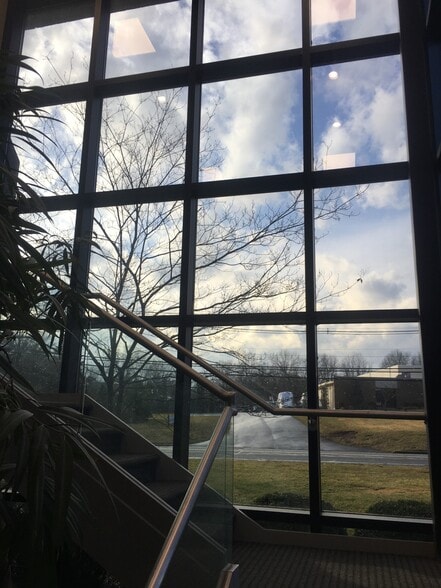 More Photos Of 69 Readington Rd, Branchburg Showroom For Lease