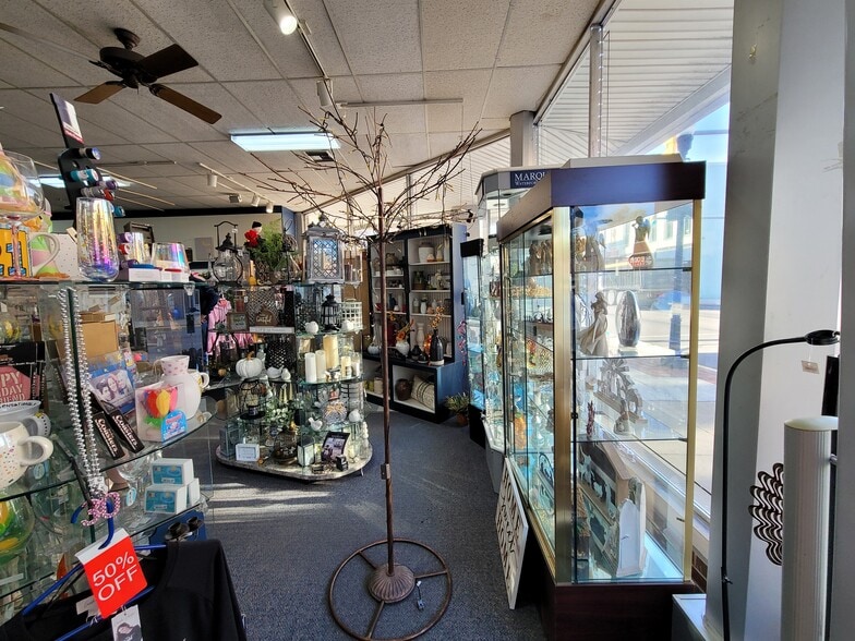 More Photos Of 302 N Main St, Rushville Storefront Retail Office For Sale