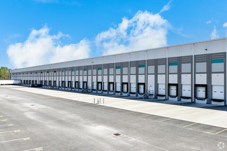 More Photos Of 7600 Wood Rd, Douglasville Distribution For Lease