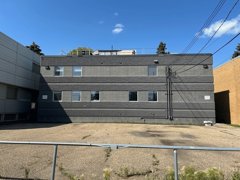 More Photos Of 10319 Princess Elizabeth Ave, Edmonton Office For Lease