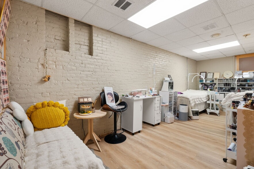 More Photos Of 1680 Beacon St, Brookline Apartments For Lease
