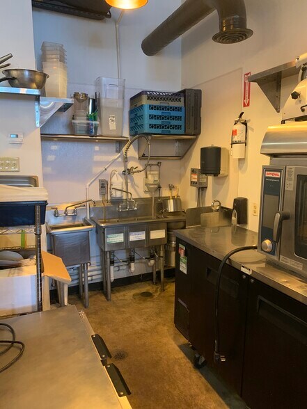 More Photos Of 904 H St NE, Washington Storefront Retail Residential For Sale