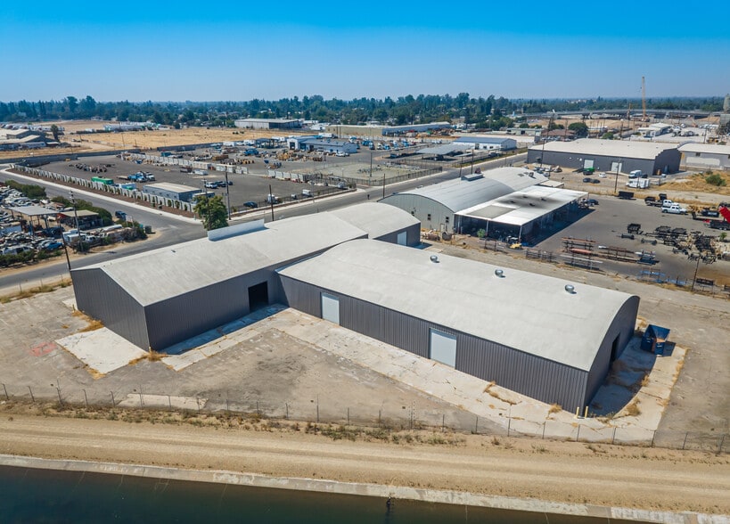 More Photos Of 136 N Thorne Ave, Fresno Service For Sale