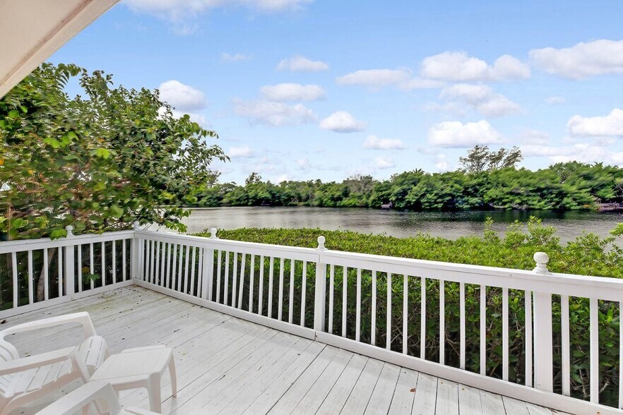 More Photos Of 8212 Midnight Pass Rd, Sarasota Hotel For Sale