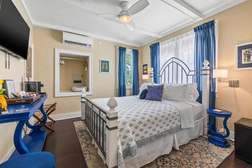 More Photos Of 2801 7th Ave N, Saint Petersburg Hospitality For Sale