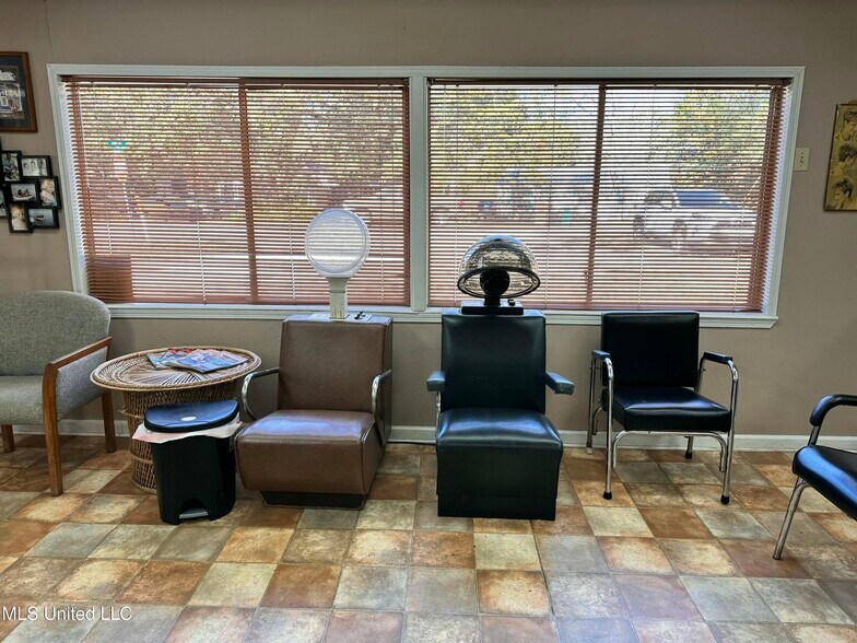 More Photos Of 415 Old Pass Rd, Long Beach Freestanding For Sale