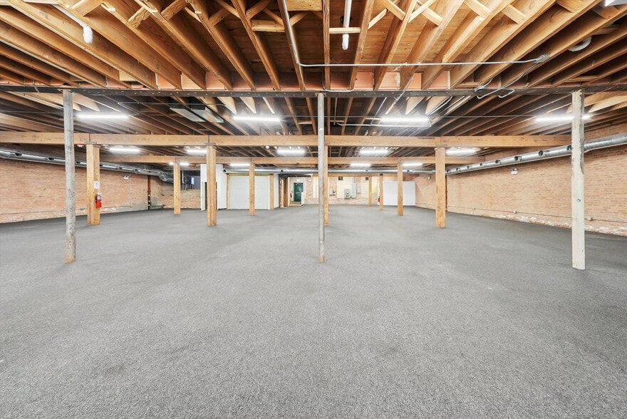 More Photos Of 526 N Western Ave, Chicago Manufacturing For Sale