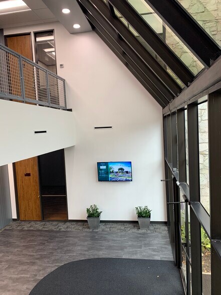 More Photos Of 8535 Wurzbach Rd, San Antonio Office For Lease