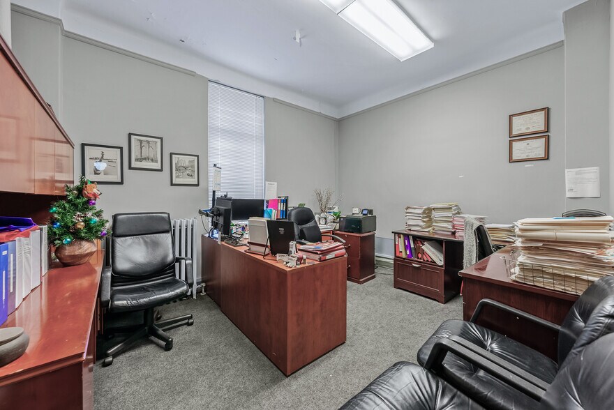 More Photos Of 166-170 Jericho Tpke, Floral Park Loft Creative Space For Lease