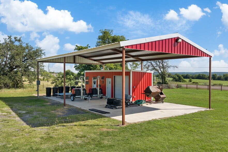 More Photos Of 4159 Highway 6, Clifton Showroom For Sale