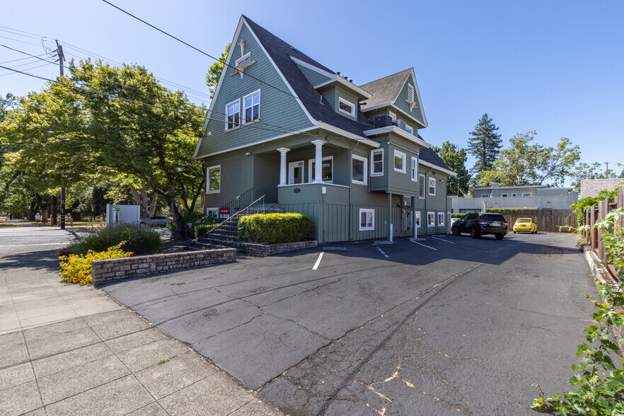 More Photos Of 1801 Oak St, Napa Office For Sale