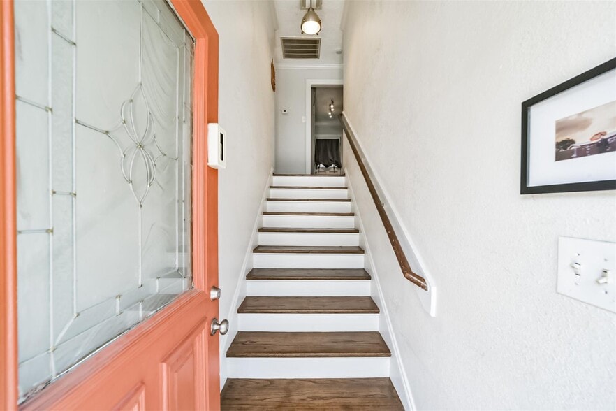 More Photos Of 543 Studewood St, Houston Specialty For Sale
