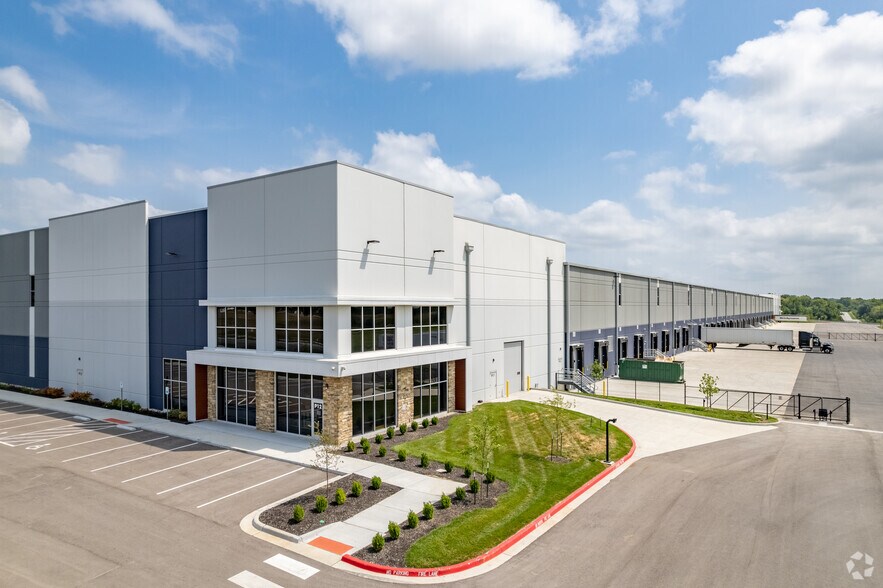 Primary Photo Of 2551 S Liberty Pkwy, Liberty Warehouse For Lease