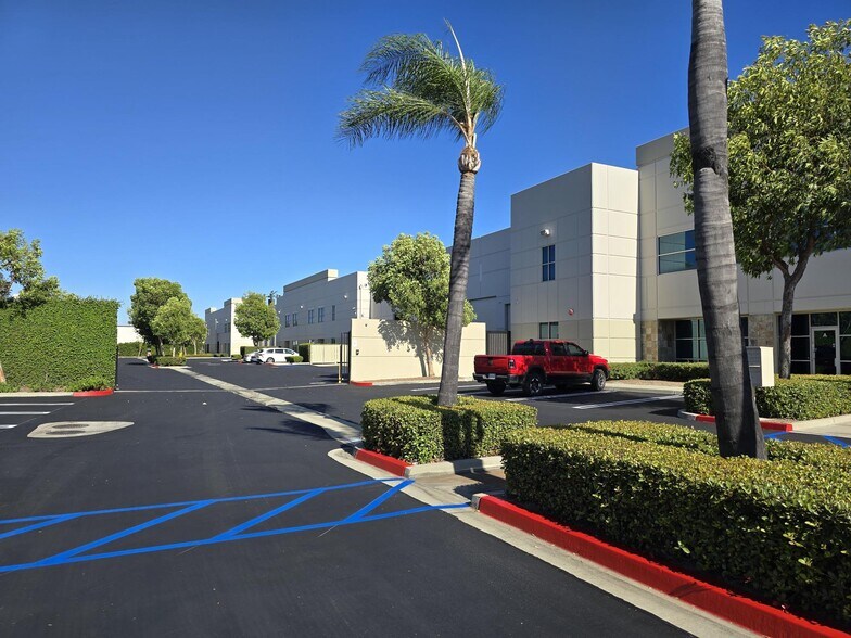 More Photos Of 1495 S Campus Ave, Ontario Warehouse For Lease