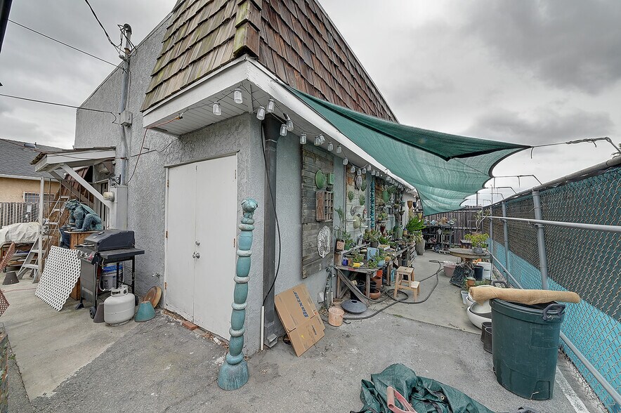 More Photos Of 2715 E 56th St, Long Beach Office For Sale