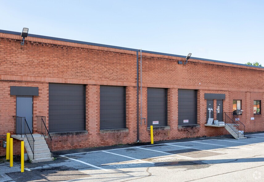 More Photos Of 100-166 Business Center Dr, Reisterstown Unknown For Lease
