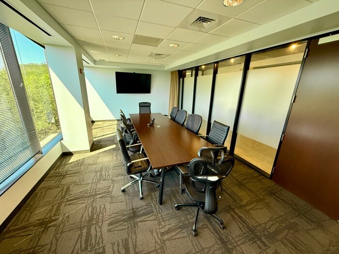 More Photos Of 6300 Bridgepoint Pky, Austin Office For Lease