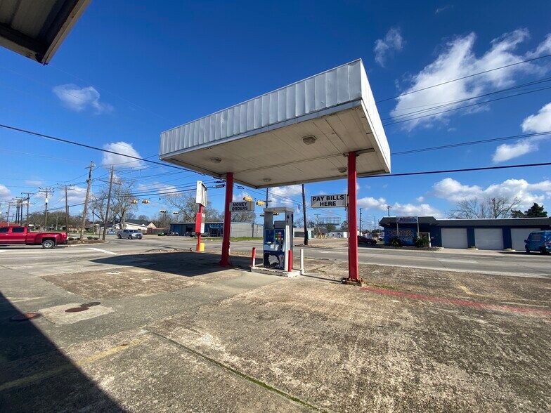 More Photos Of 6050 39th St, Groves Storefront Retail Office For Sale