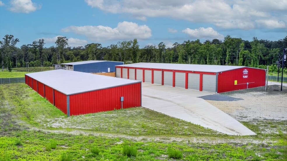 More Photos Of 277 Moses St, Zavalla Self Storage For Sale