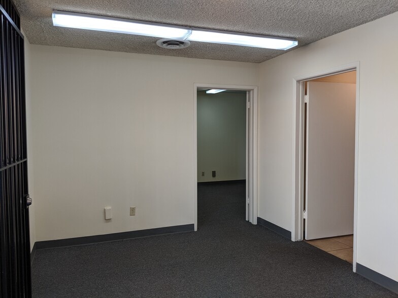 More Photos Of 1840 Floradale Ave, South El Monte Warehouse For Lease