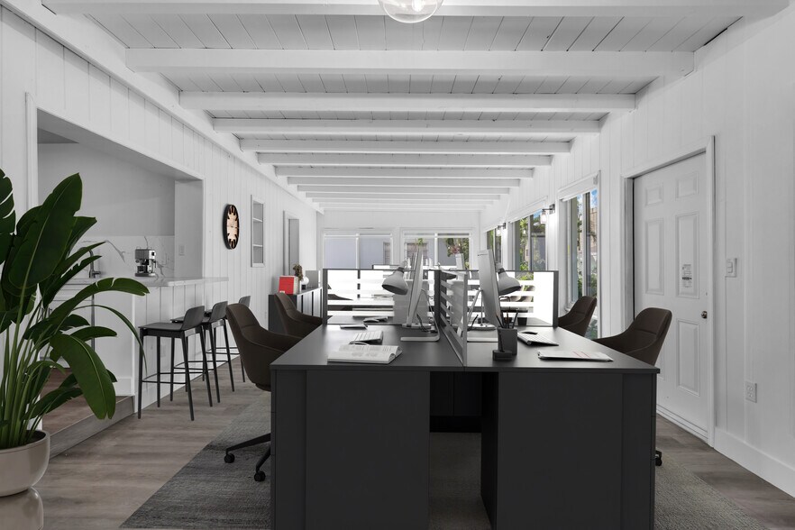 More Photos Of 648 South Dr, Miami Springs Medical For Lease