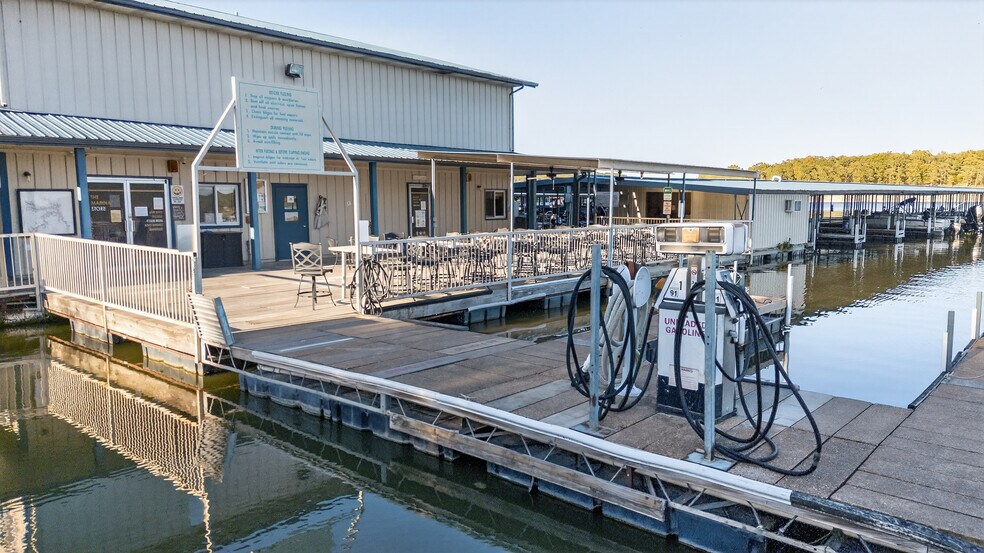 More Photos Of 670 SE 803rd Rd, Clinton Marina For Sale