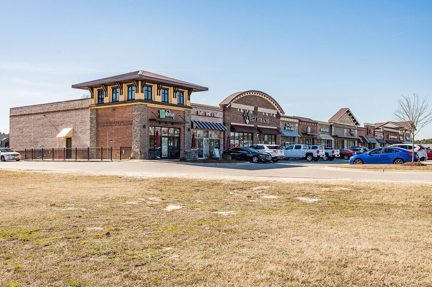 More Photos Of 221-271 Flagstone Ln, Raeford Storefront Retail Office For Lease