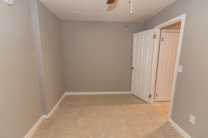 More Photos Of 1605 Homestead St, Baltimore Apartments For Sale